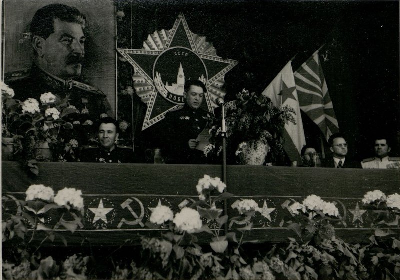 Фотография: Митинг в Доме Красной Армии, посвященный Дню Победы 9 Мая 1945 г.