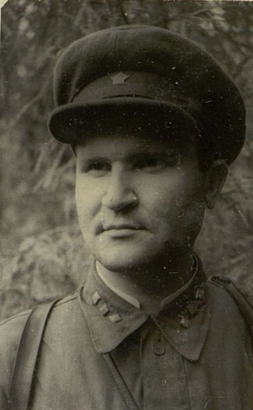 Фотография: Командир передового батальона в полку капитан Крелин