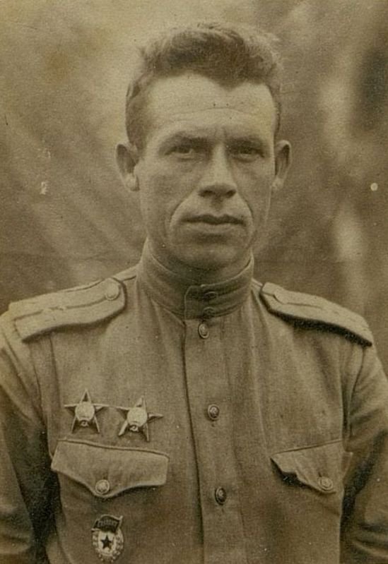 Фотография: Командир 1-й батареи гвардии старший лейтенант Рябчиков