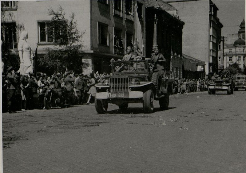 Фотография: Встреча воинов-победителей Красной Армии на площади Царь Освободитель г. София
