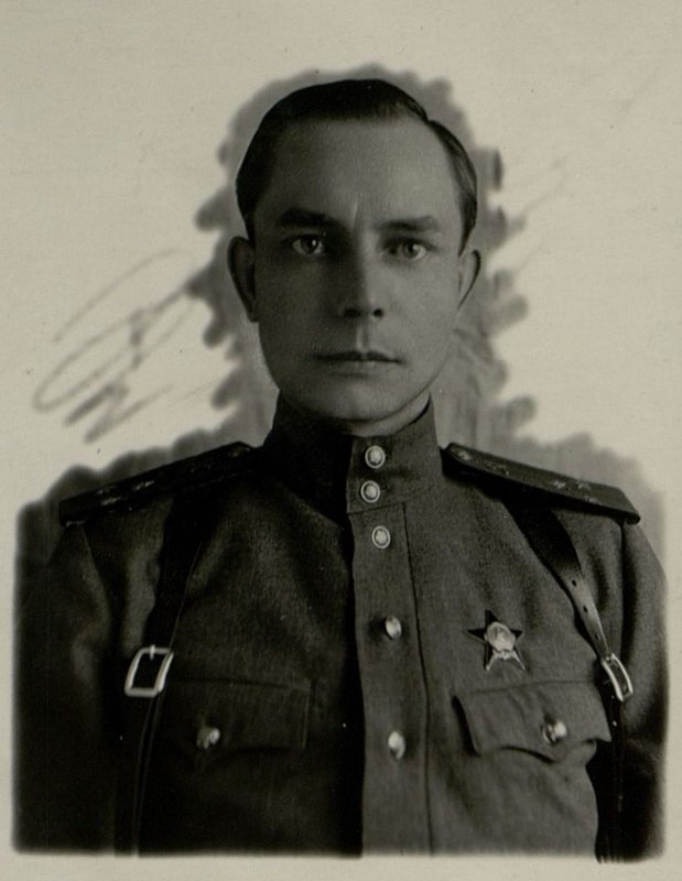 Фотография: Заместитель командира бригады инженер-полковник Гуреев И.Н.