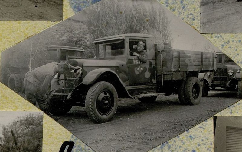 Фотография: Проверка техничнического состояния машины начальником  контрольно-пропускного пункта (КПП)