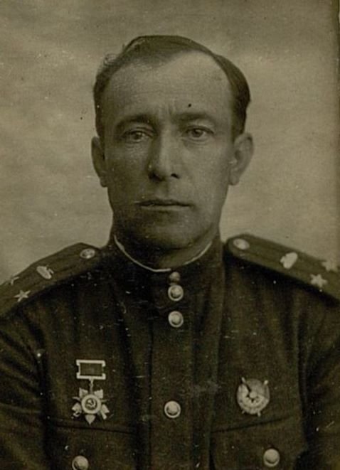 Image: Lieutenant-Colonel Skidanov Alexander Efimovich. Commander of the 32nd tank regiment