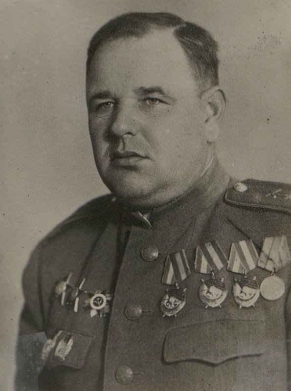 Image: Chief of Artillery of the 32nd Guards Rifle Corps of the Guard Colonel Zepelev