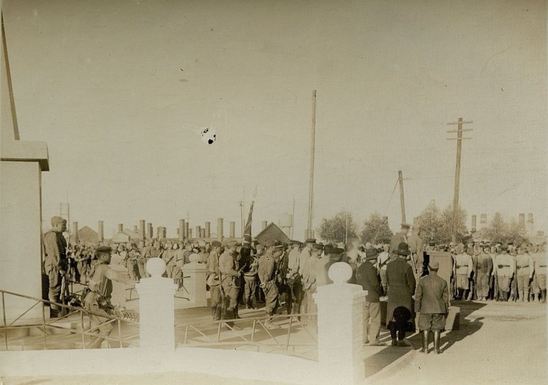 Фотография: Митинг на открытии памятника в гор. Сун-у на братской могиле