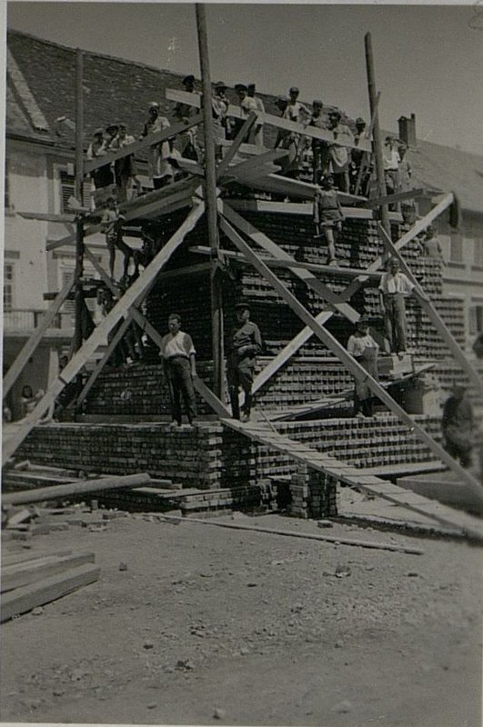 Фотография: Леса и кирпичная кладка