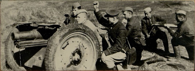 Image: Calculation of 76 mm guns of the commander Cherkashin K.P.