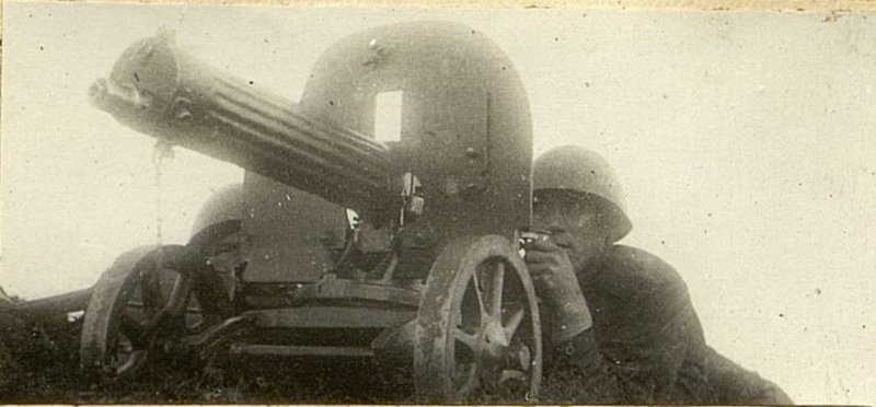 Фотография: Пулеметный расчет сержанта Иванова Л.И. уничтожил до 150 вражеских солдат и офицеров
