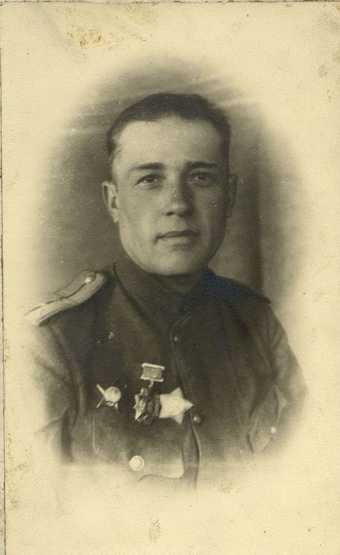 Фотография: В бою за с. Цаповцы 14 апреля 1944 года смертью героя погиб командир 1-го стрелкового батальона капитан Петренко Василий Алексеевич