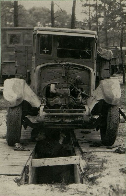 Фотография: У смотровой ямы автопарка