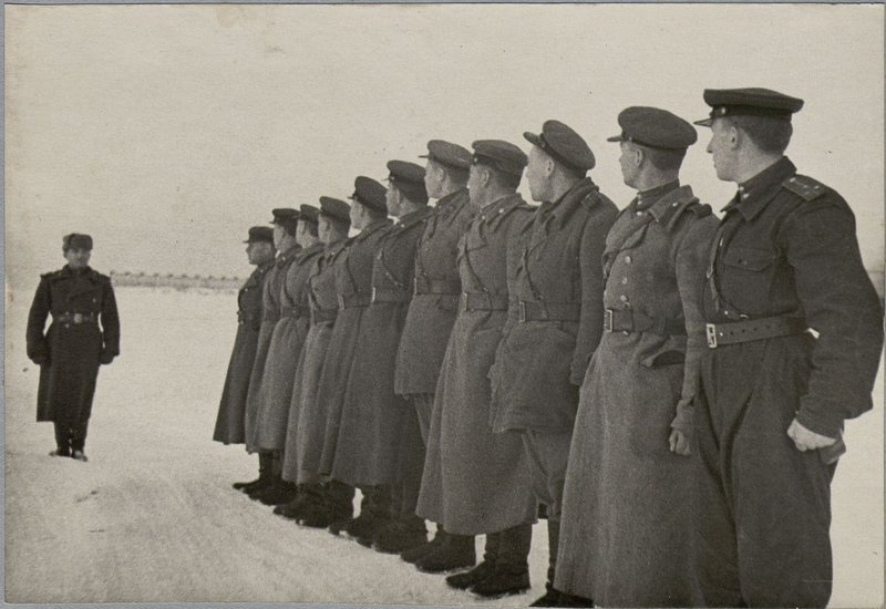Фотография: Альбом "История 28 автомобильного полка, 1943-1944 гг."