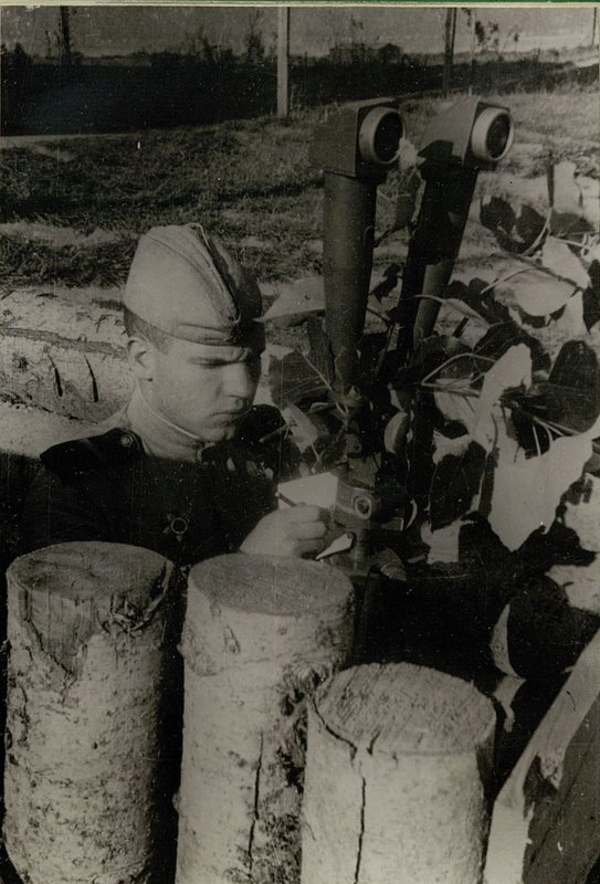 Image: Scout VZOR (optical reconnaissance platoon) is watching the enemy