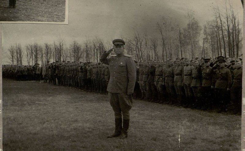 Фотография: Парад 1 мая 1944 г.