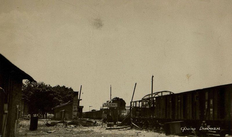 Image: The central part of the Shklov station with the echelons broken up by aviation