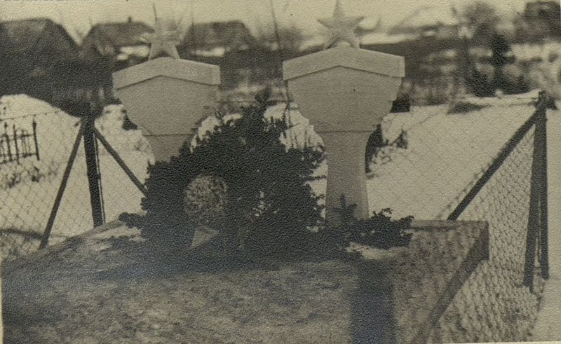 Image: Separate mass grave (Rakoshsentmihai district, new cemetery).