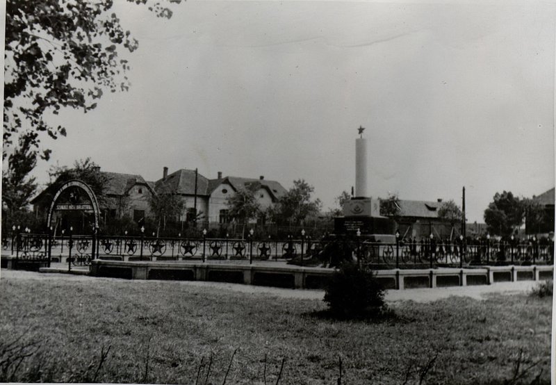 Image: General view of a military cemetery (Chepel district)