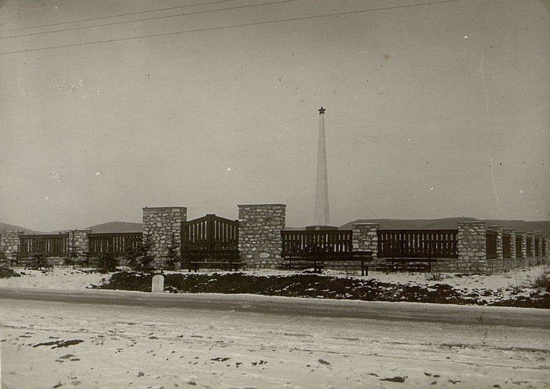 Image: Horn. General view of a military cemetery