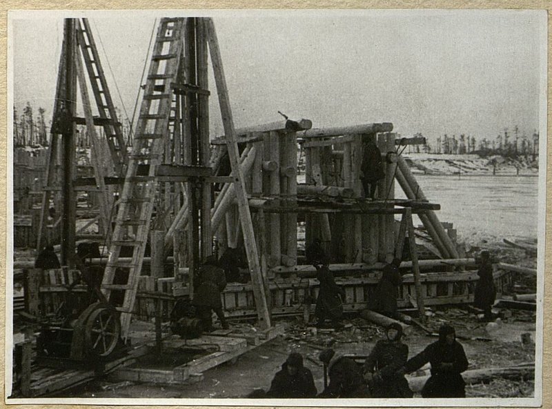 Фотография: Обстройка ледозащитных ограждений опор