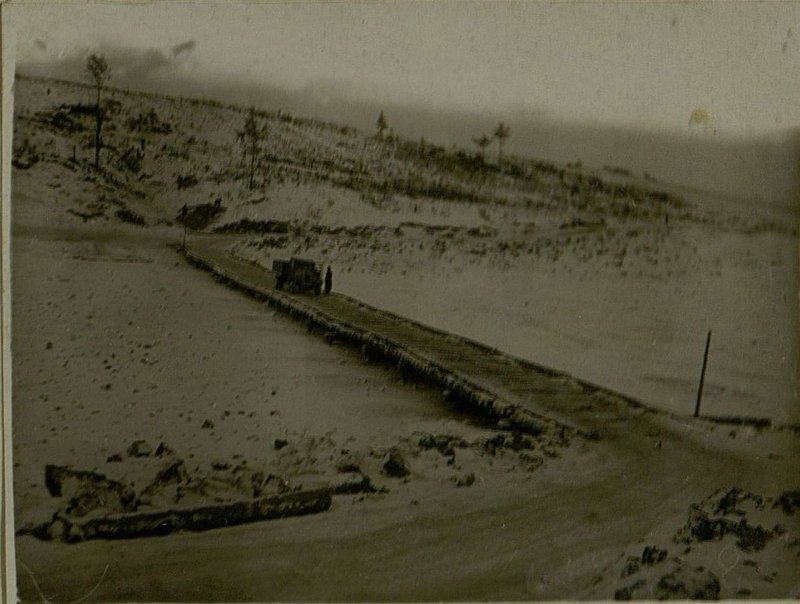Фотография: Мост через р. Вазуза в районе д. Зеваловка построенный 2-й и 3-й ротой 30-XI-42 г.
