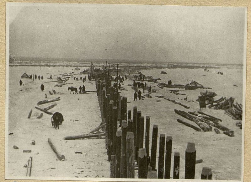 Image: Expanded front of main pile driving