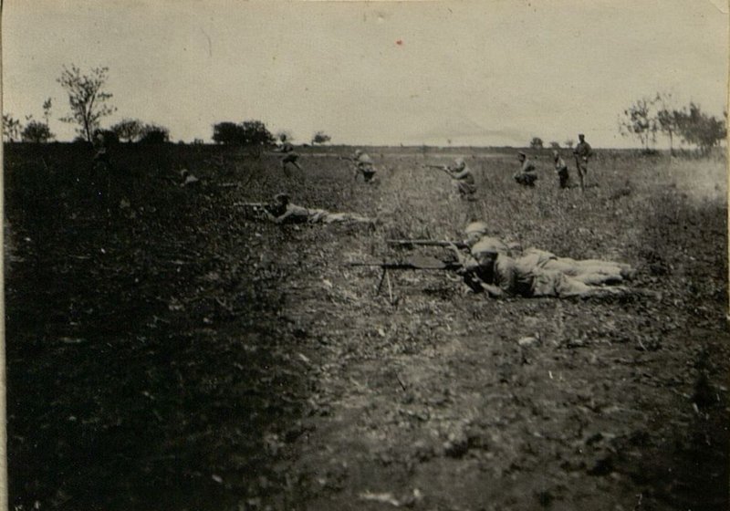 Фотография: Тактическая подготовка. 2-батальон. Наступление стрелкового отделения на обороняющегося противника