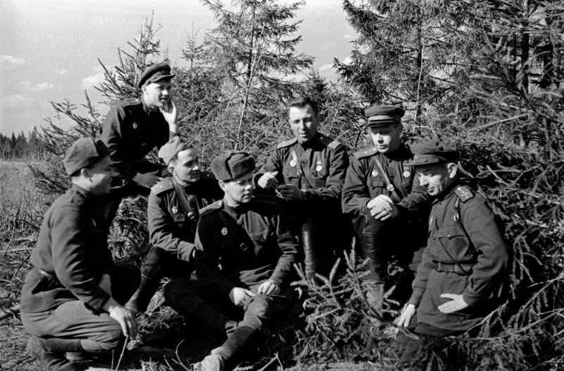 Group of soldiers and officers of 30th Guards Infantry Regiment of 8th Guards Panfilov Division.