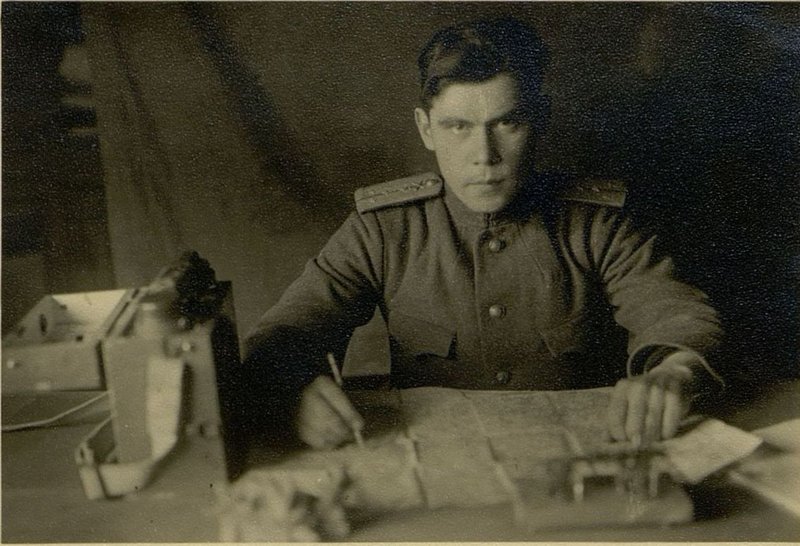 Фотография: Старший адъютант Артдивизиона капитан Бруско Петр Трофимович