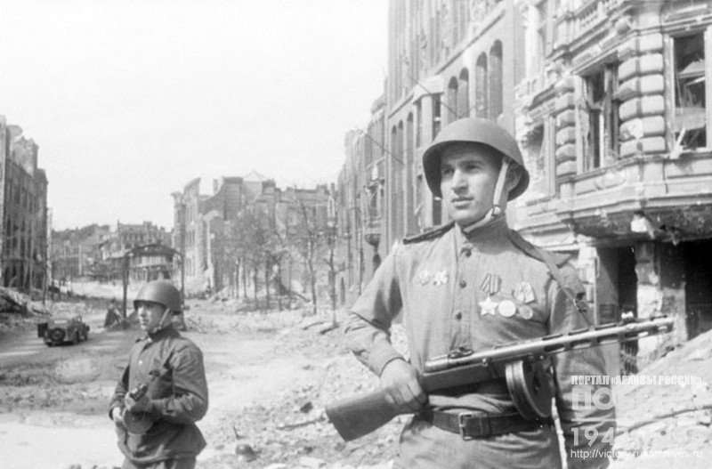 Patrol on one of the streets of the liberated Berlin
