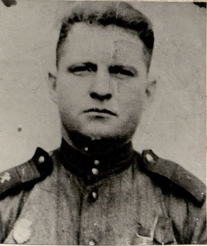 Фотография: Автоматчик штабной батареи гвардии сержант Лысенко А.А.