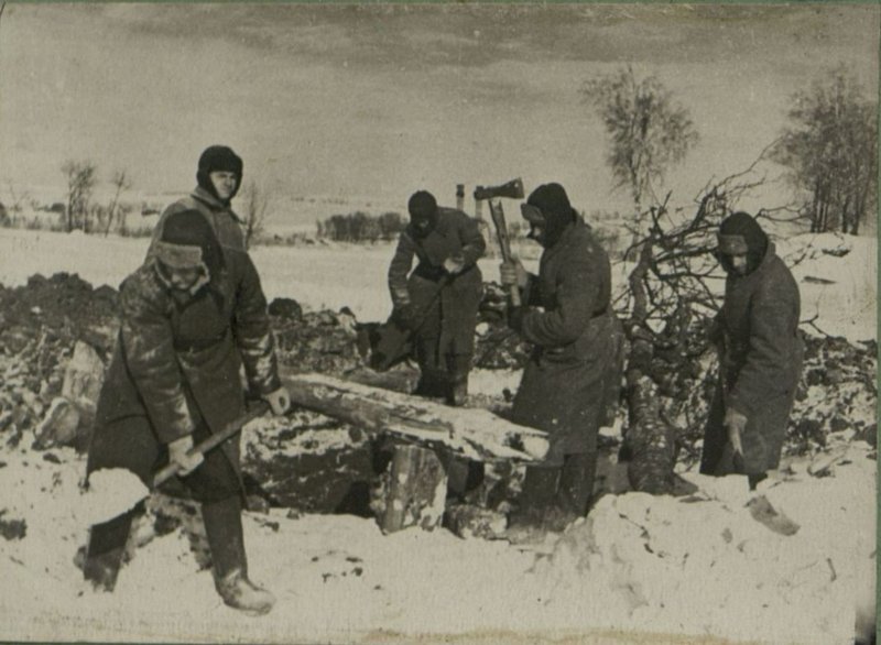 Фотография: Укрепление занятого рубежа