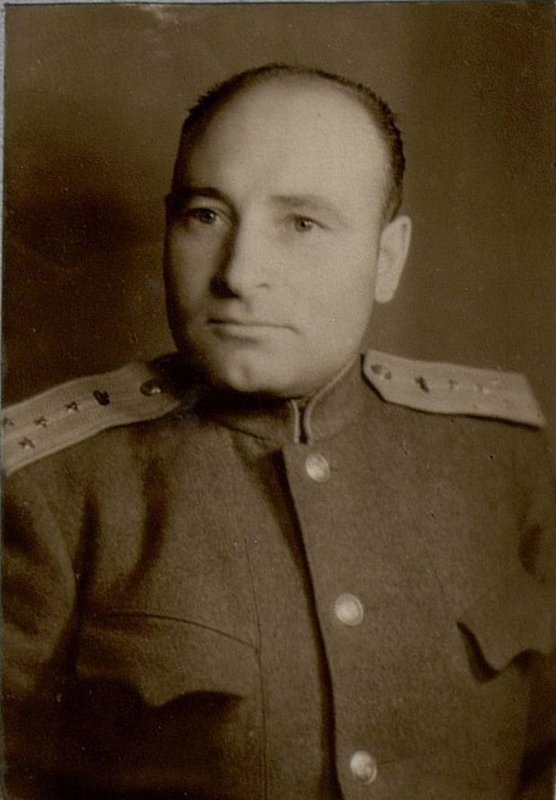 Фотография: Агитатор полка капитан Проворов М.И.