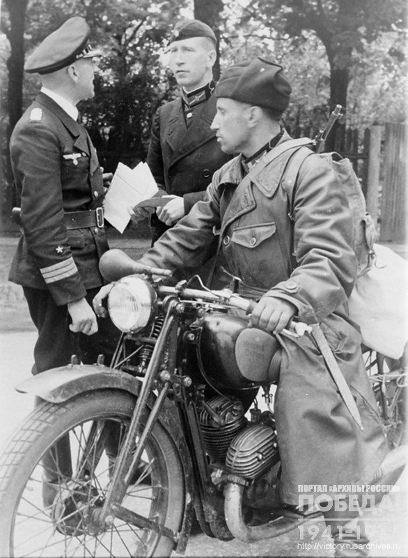 A group of Latvian officers serving in the German army