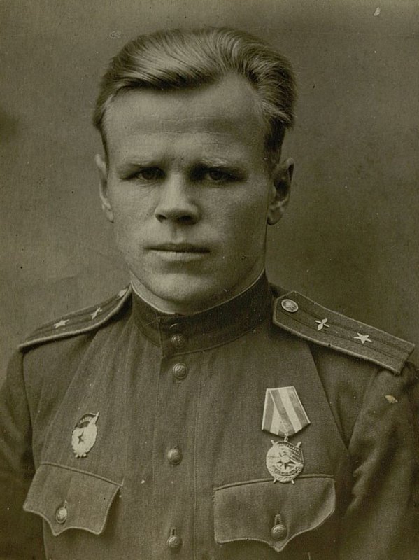 Фотография: Гвардии майор Герасимов Михаил Иванович. Командир 68 Гвардейского истребительного авиационного полка
