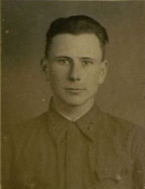 Фотография: Сержант Ломоносов А.Ю. Награжд. орденом Отечественной войны II степени