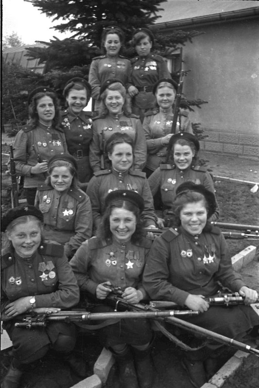 Soldiers and officers of the separate sniper company of the 3rd Shock Army