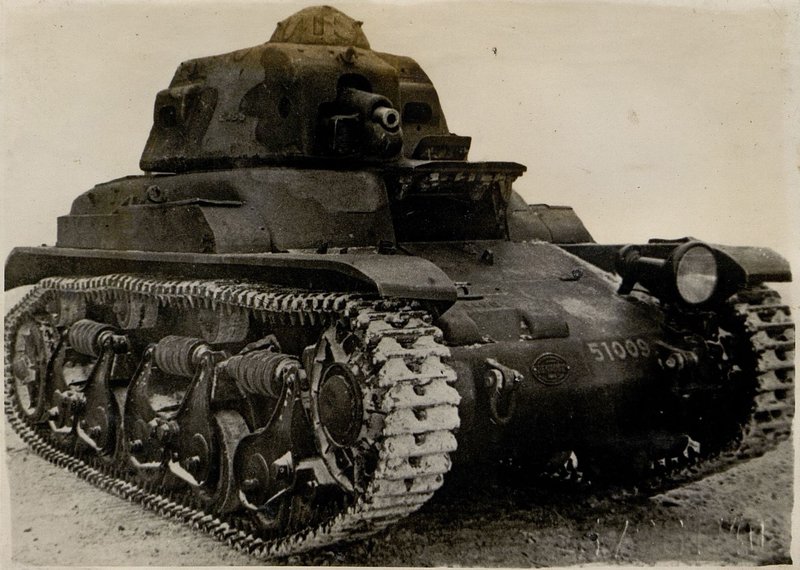 Image: Medium tank "COMYA-35S" (French)
