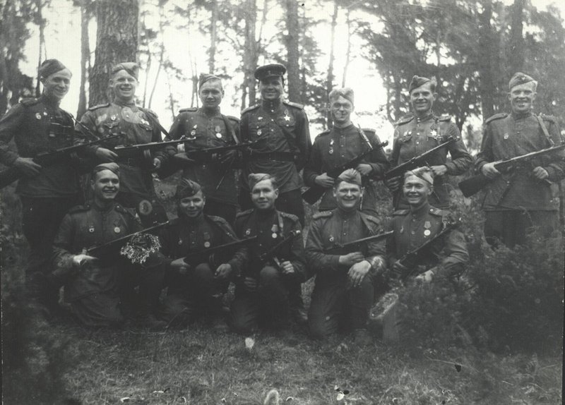 Scouts of the 63rd Guards Chelyabinsk Volunteer Tank Brigade 
