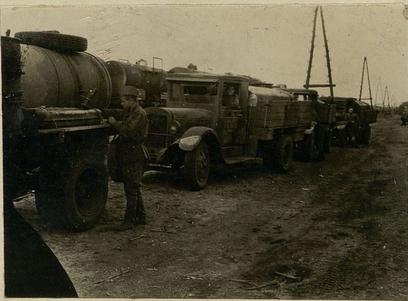 Фотография: Альбом "Боевой путь 130 автотранспортного батальона. 1941-1945 годы"
