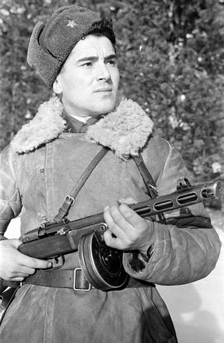 Старший сержант Х.З. Мильдзихов, уничтоживший в одном бою 108 немецких солдат и офицеров