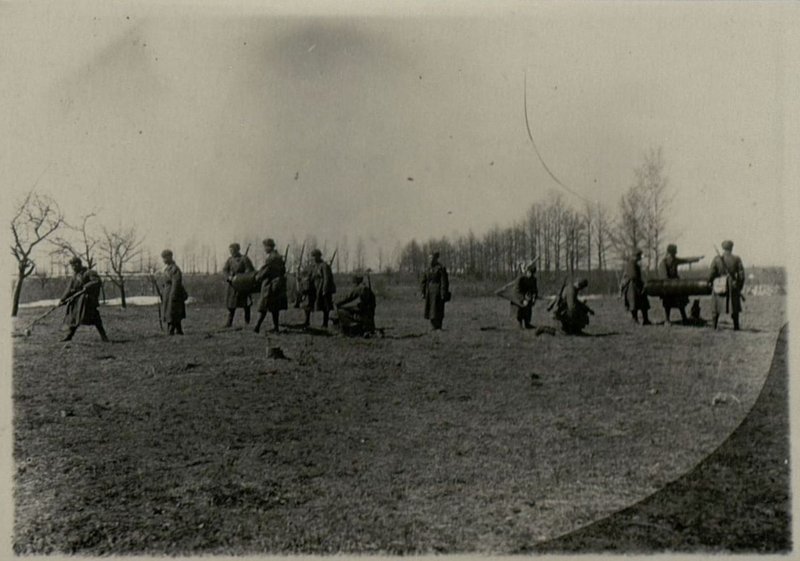 Image: Sergeant Karasev's group sets up an electrical obstacle