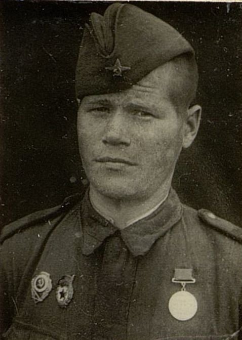 Image: Guard sergeant V.V. Zaitsev Commander of the mortar crew of the 8th rifle company