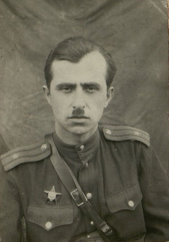 Фотография: Зам. командира 263 МСБ  (Мотострелковый батальон) по политчасти майор Самарчян