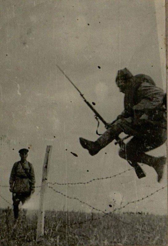Фотография: Преодоление полосы препятствий. Штыковой бой
