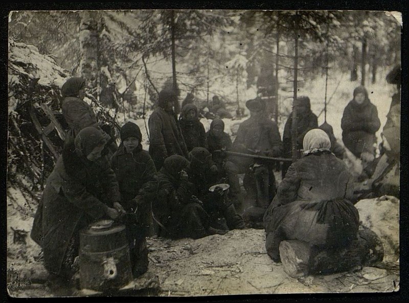Original image: Family of collective farmer Arsenyev and Kulagin from the village of Praslovo, Uvarovsky district