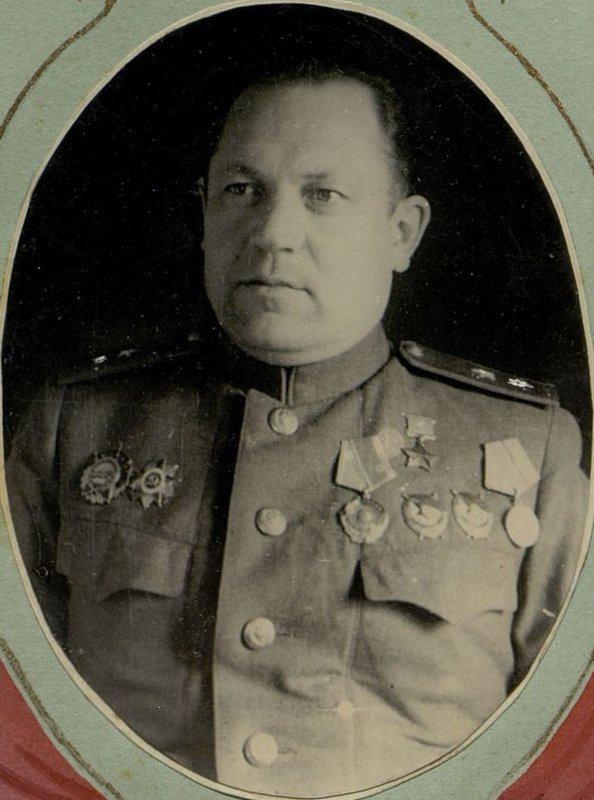 Фотография: Герой Советского Союза гвардии Генерал-Лейтенант Мельников С.И.