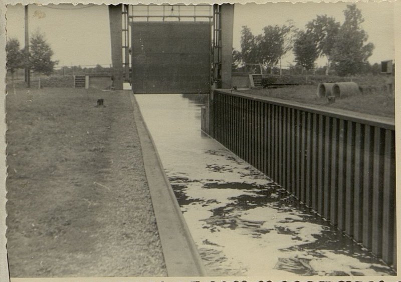 Фотография: Фридрих-Франц-Канал. Шлюз № 2. (3 км севернее г. Нойштадт)