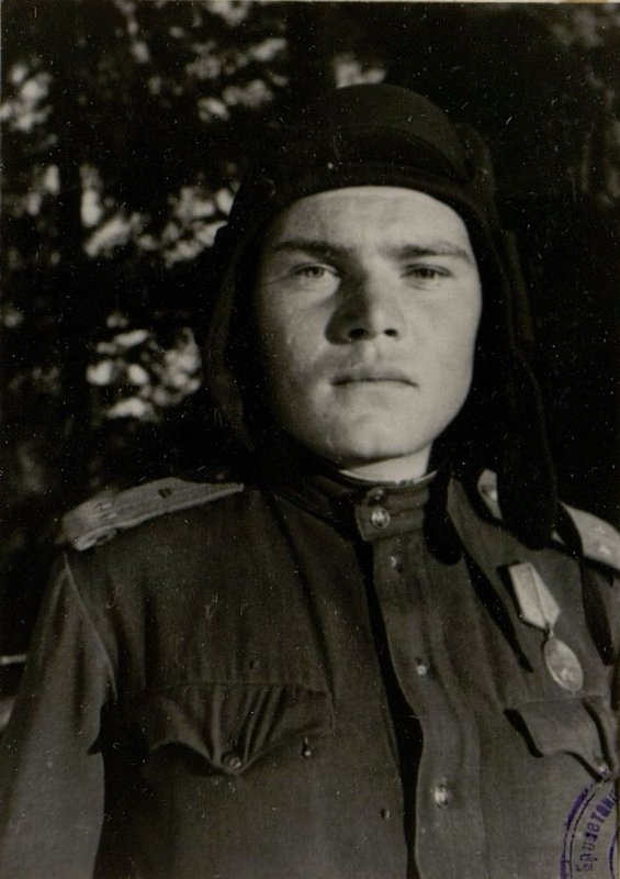Фотография: Командир танка лейтенант Семкин Федор Назарович