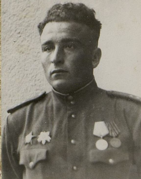 Image: Battalion party organizer Captain Flus