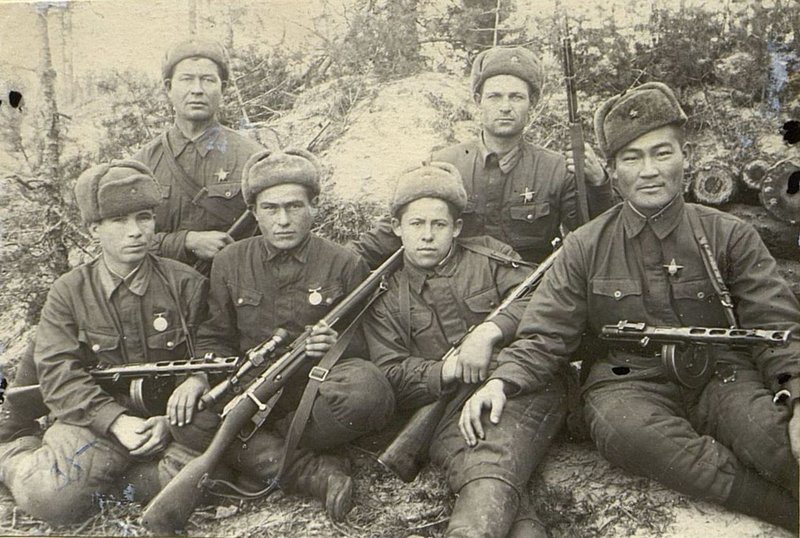 Image: A group of order bearers of fighters