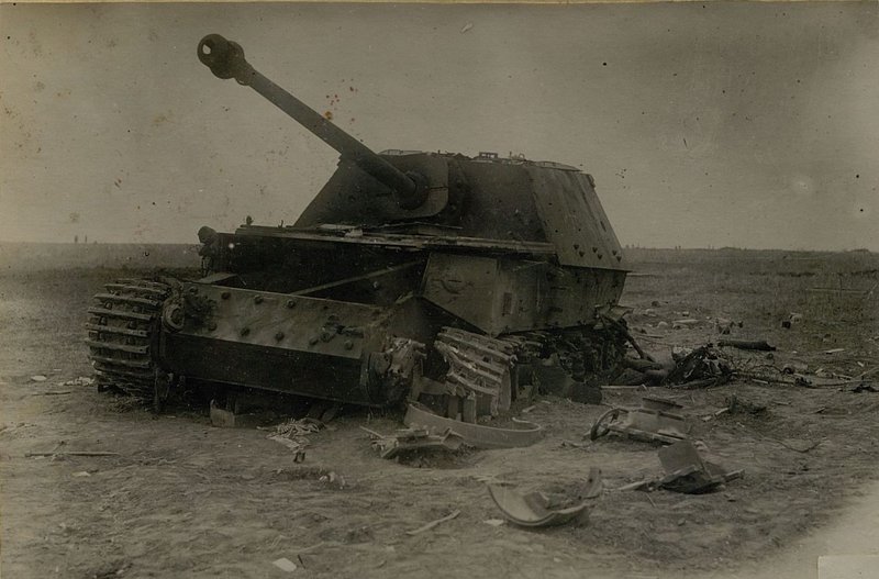 Image: The self-propelled gun "Ferdinand" was knocked out at an altitude of 257.1 by the 8th battery of the 100 high-power howitzer artillery brigade (KGBr BM); by a direct hit of a 203 mm projectile - the left track is broken on 9.7.43